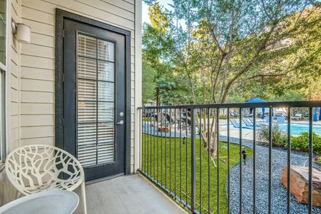 Balcony | Apartments For Rent In Oak Lawn Dallas | Dallas Texas Apartments | 4110 Fairmount