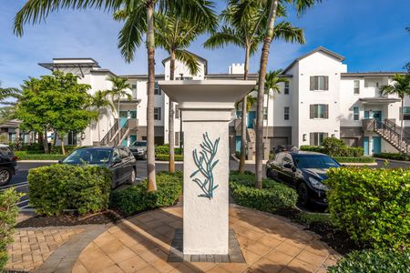 Exterior view of pet friendly apartments in Delray Beach FL.