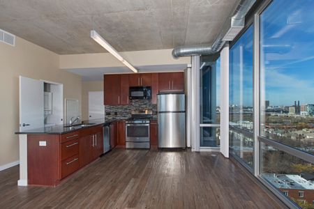 Kitchen & Living