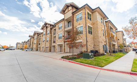 Exterior view of the preserve apartments, located near Colleyville TX.