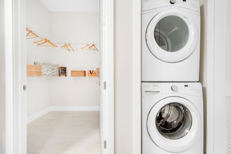 Boca Raton Florida apartment with an in-unit washer and dryer.