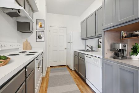 Kitchen | Union Hill Place | Kansas City, MO Apartments