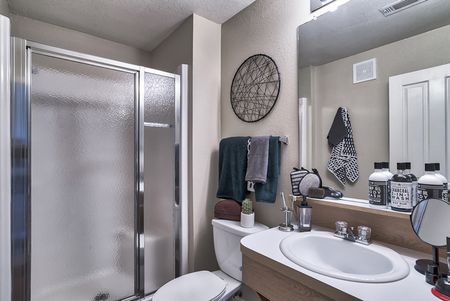 Spacious Bathroom | The Lodge of  Athens | Athens, GA Apartments
