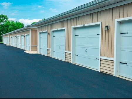 Scioto Ridge-- Garages Available!