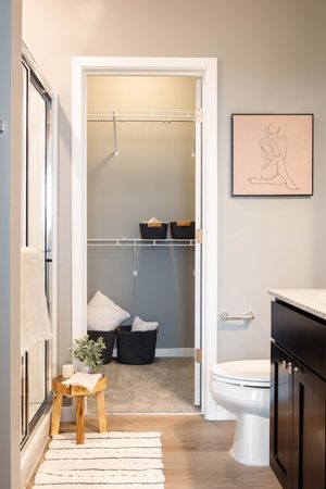 one bedroom and one bathroom garden apartment for rent Cincinnati, Ohio