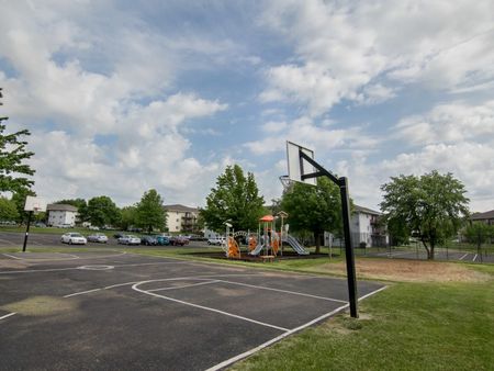 Community Basketball Court | Apartments Homes for rent in Des Moines, Iowa | Somerset Apartments