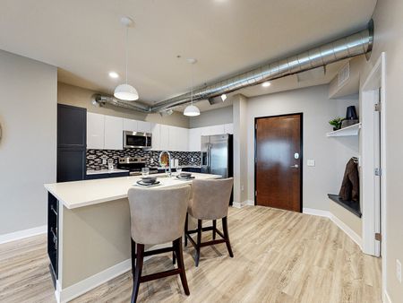 Bar-style Spacious Dining Area | Linc at Grays Station | Apartments in Des Moines