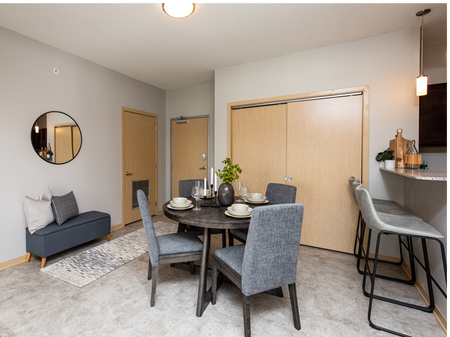 Inviting Dining Area | Lake Shore | Apartments For Rent Ankeny, Iowa