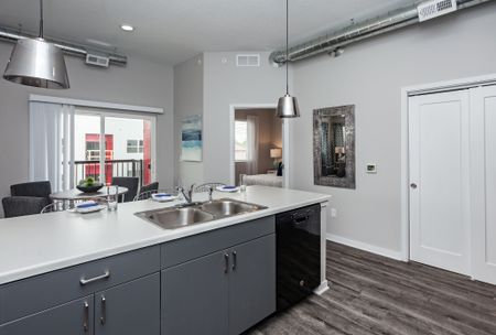 kitchen & dining at Vue apartments in Des Moines, IA