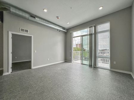 Spacious Living Room | Level | Apartments in Des Moines