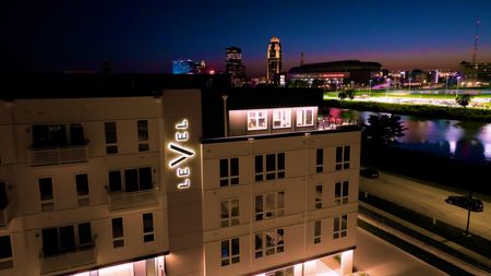 Night time view - Level | Apartments in Des Moines, IA