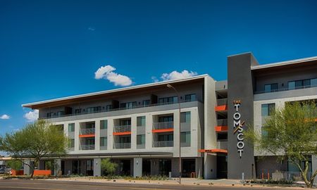 The Tomscot | Building Exterior | Scottsdale, AZ Apartments