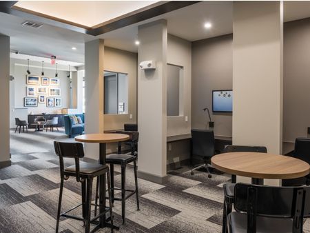 Resident Study Lounge | Tinsley on the Park | Luxury Apartments Houston
