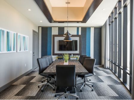 Conference Table Tinsley on the Park | Apartments In Houston