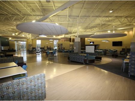 Resident Dining | The Union at Dearborn | Dearborn Apartments
