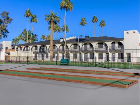 Lumina on 19th courtyard