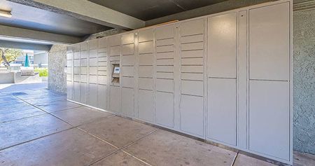 Collins Off Colter Parcel Lockers