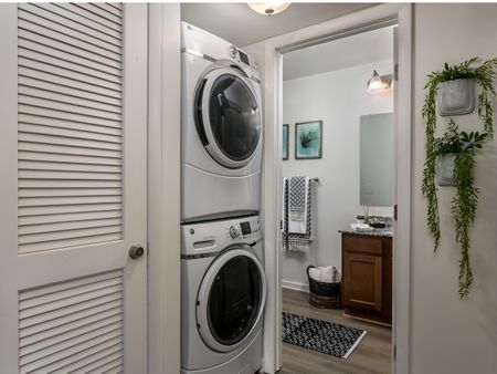 Apartment with Washer and Dryer | The Preserve at Tuscaloosa | Housing near Universtiy of Alabama