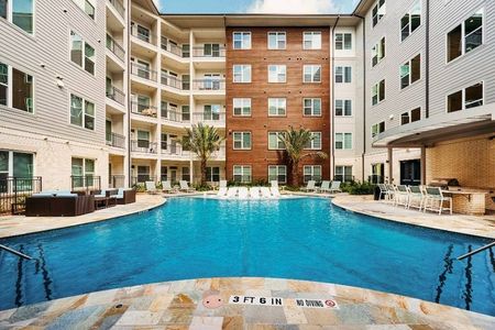 The Highbank | Houston, TX | Resort-Style Pool