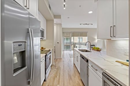 Venue Museum District | Houston, TX | Spacious Kitchen
