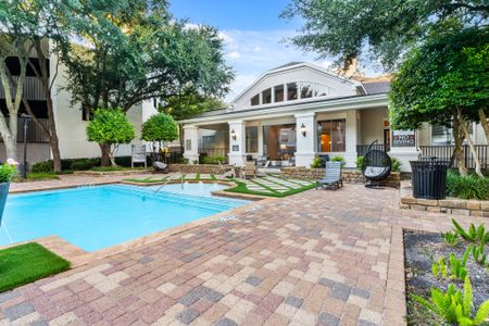 Villas at Hermann Park | Houston, TX | Leasing Center & Pool