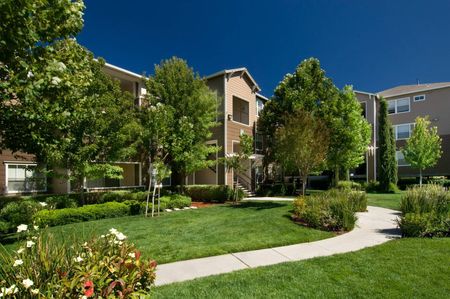 Exterior of building | Apartments in Dublin, CA | Fountains at Emerald Park