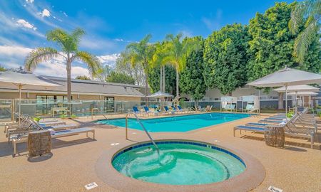 Resident Hot Tub | Apartments in Huntington Beach, CA | The Breakwater Apartments