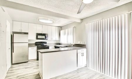 Spacious Living Area | Apartments in Huntington Beach, CA | The Breakwater Apartments