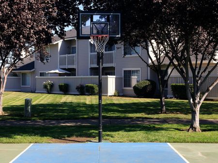 Basketball court | Apartments in Livermore, CA | The Arbors Apartments