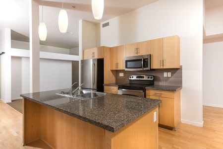 Kitchen | Anaheim, CA Apartments | The Mix at CTR City