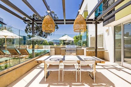 Outdoor Seating Area and BBQ | Brio Apartments | Apartment in Glendale, CA