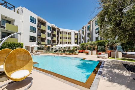 Pool  | Brio Apartments | Apartment in Glendale, CA