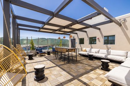 Rooftop Seating | Brio Apartments | Apartment in Glendale, CA
