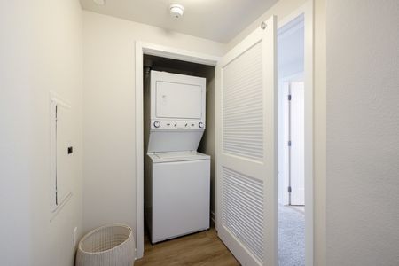In-Unit Washer Dryer | Brio Apartments | Apartments in Glendale, CA
