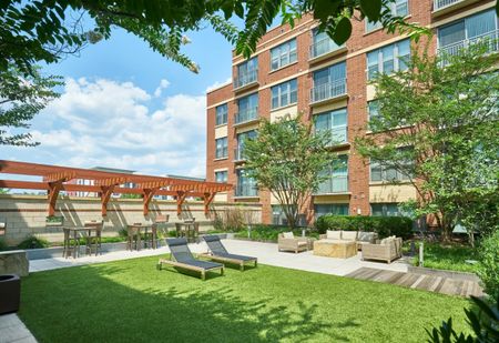 Image of the Courtyard | 360 H Street | H Street Apartments | Washington DC Apartments