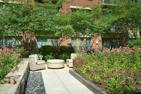 Landscaped Courtyard With Numerous Seating Areas | 360 H Street | H Street Apartments | Washington DC Apartments