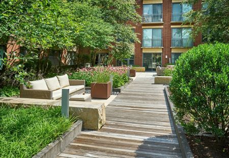 Landscaped Courtyard With Numerous Seating Areas | 360 H Street | Washington DC Apartments | H Street Apartments