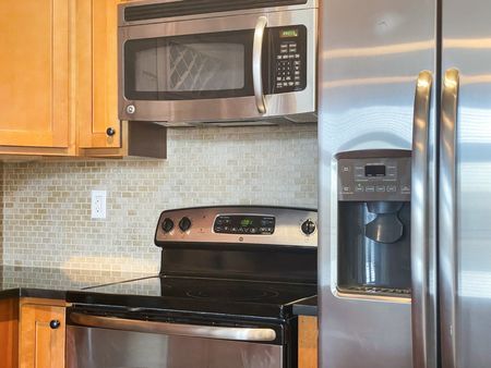 Stainless Steel Appliances at Lofts at Weston apartments