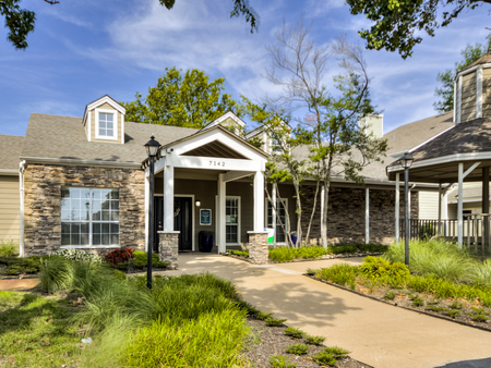 Woodland Oaks Leasing Office Entrance