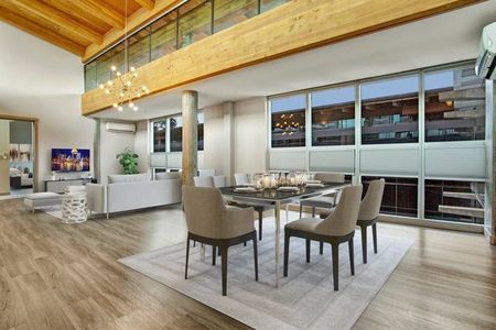 Elegant Dining | Bellevue Washington Apartments | Sylva on Main