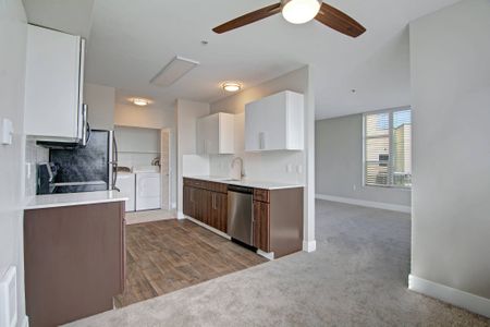 Luxurious Kitchen | Portland Oregon Apartments For Rent | 5819 Glisan