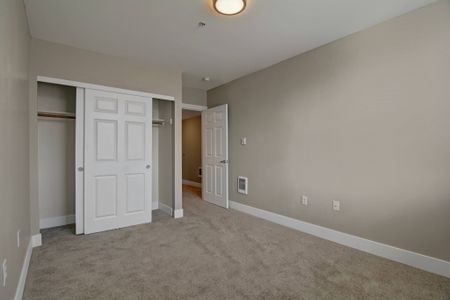 Spacious Bedroom | Apartments For Rent Portland Oregon | 5819 Glisan