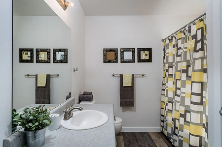 Bathroom | Apartments in Bend OR | Sienna Pointe