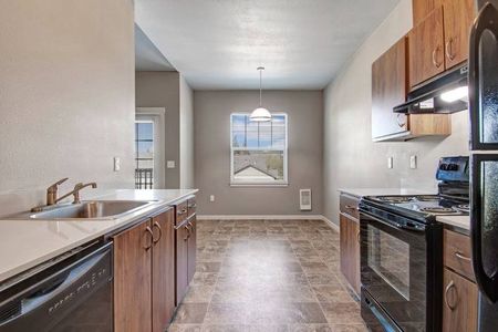 Dining and Kitchen | Apartments in Tualatin, OR | River Ridge
