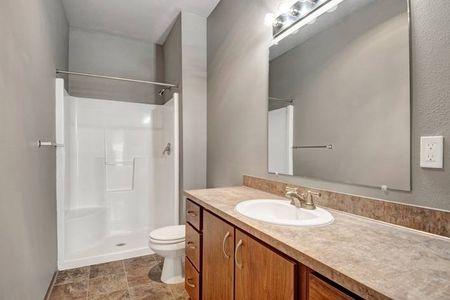 Bathroom with Walk-In Shower | Tualatin Oregon Apartments | River Ridge