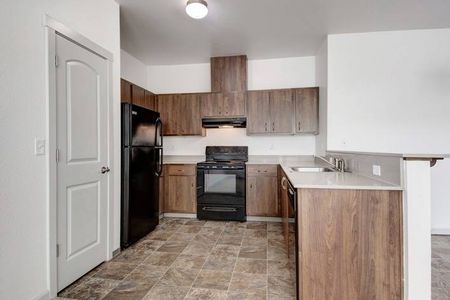 Modern Kitchen | Tualatin Oregon Apartments | River Ridge