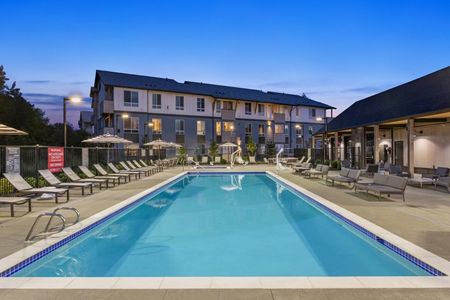 Spa and Pool | Edgewood WA Apartments | 207 E Apartments