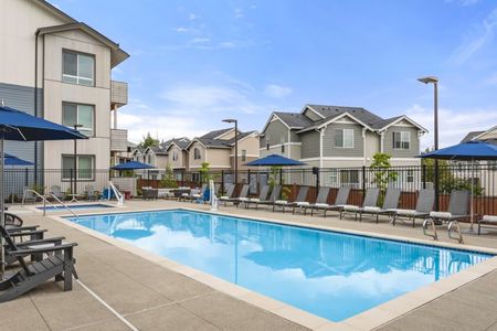 Swimming Pool | Helm Apartments | Apartments for Rent in Everett