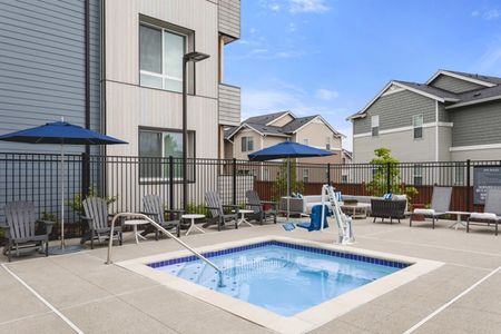 Outdoor Pool | Helm Apartments | Apartments for Rent in Everett