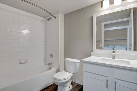 Spacious Bathroom | Pet Friendly Apartments In Colorado Springs | Willows at Printers Park